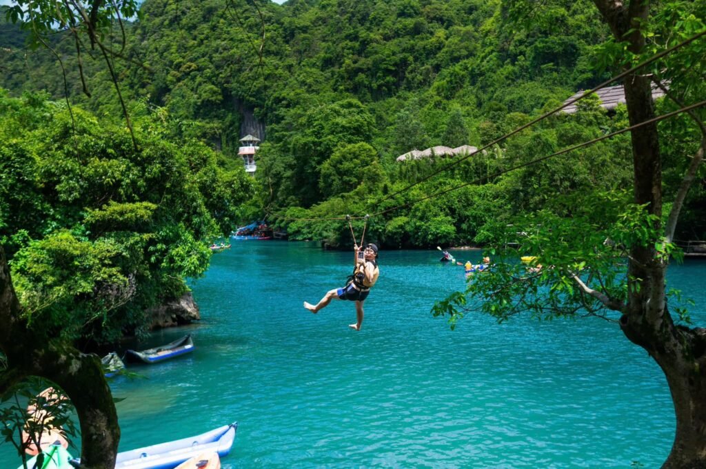Sông Chày Hang Tối
